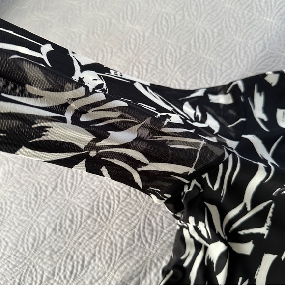 Anne Klein Abstract Print Tie Waist
Long Sleeve Mesh Midi Dress, XL - Picture 5 of 8